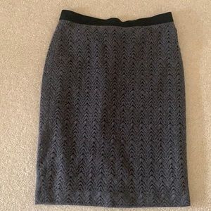 Ann Taylor gray lace skirt 6
